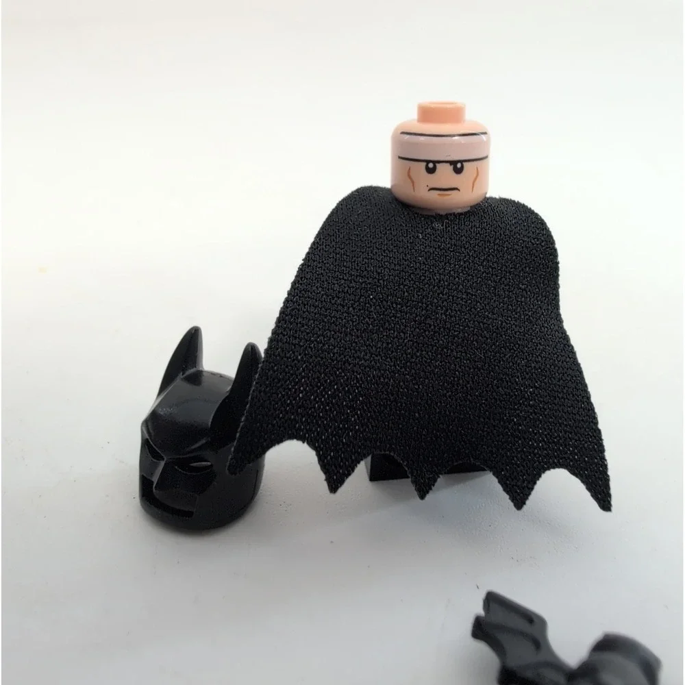 LEGO Minifigure - Batman Juniors Cape - SH513 with Accessories